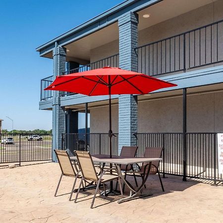 Quality Inn Plainview Exterior photo