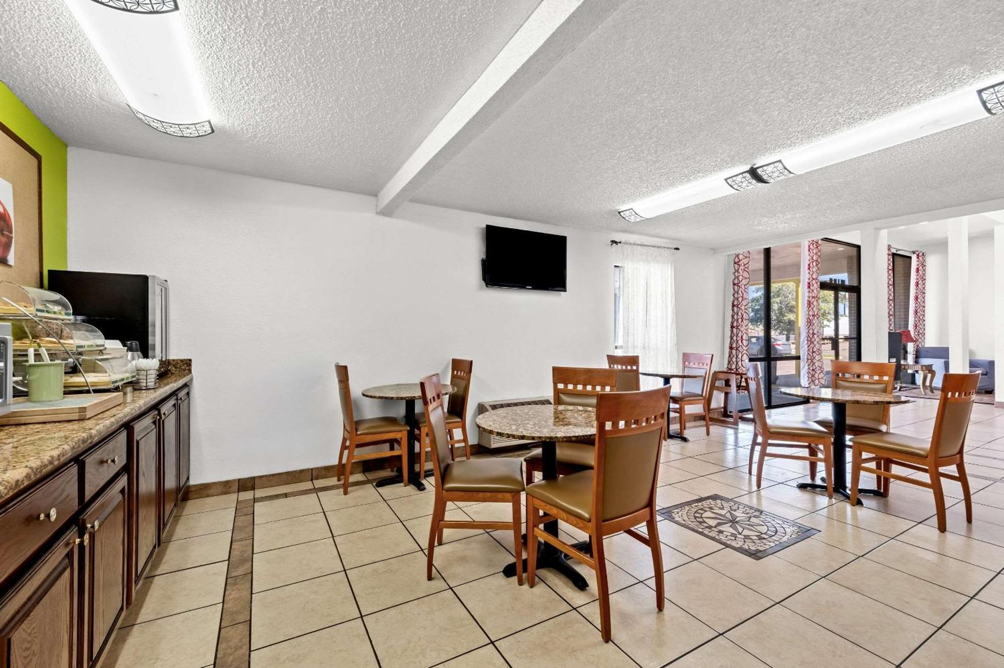 Quality Inn Plainview Exterior photo