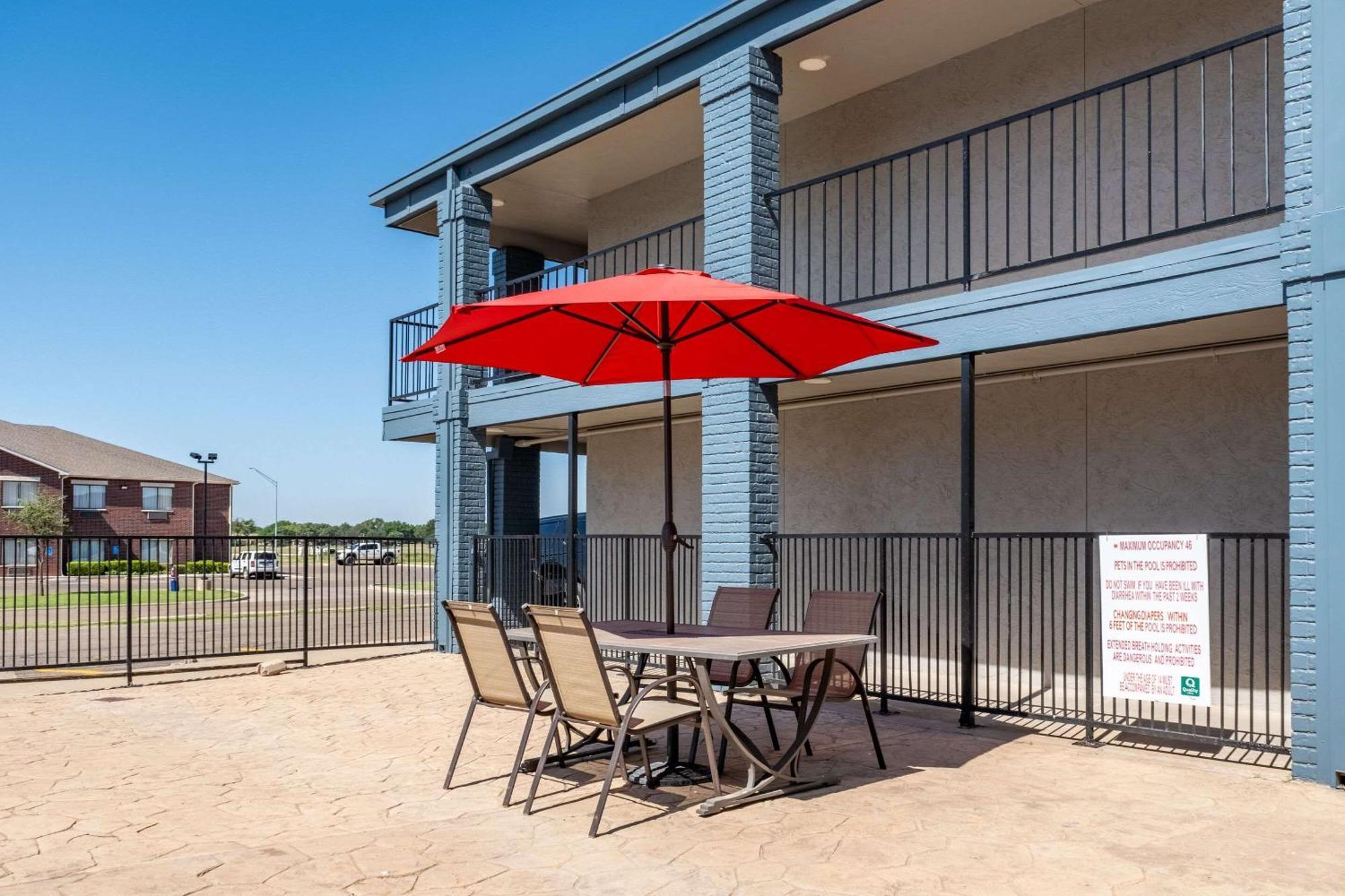 Quality Inn Plainview Exterior photo