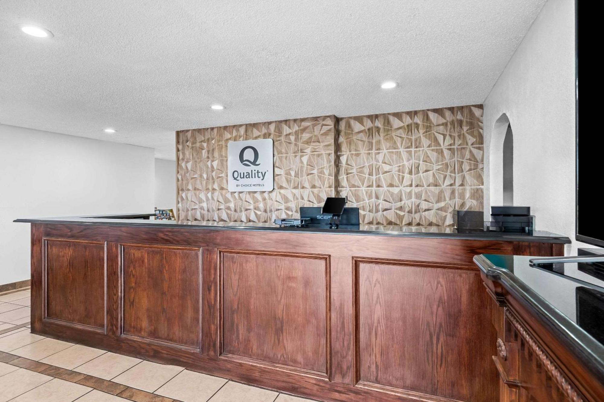 Quality Inn Plainview Exterior photo